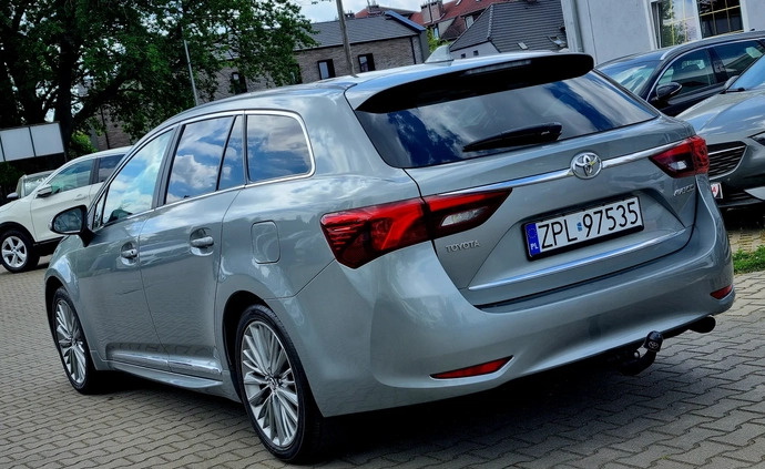 Toyota Avensis cena 59900 przebieg: 190000, rok produkcji 2016 z Drzewica małe 232